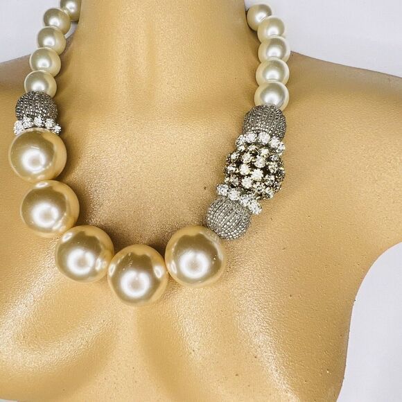 Vintage Lenora Dame Chunky Statement Pearl Runway Necklace Gold Plate Asymmetric - Picture 4 of 8